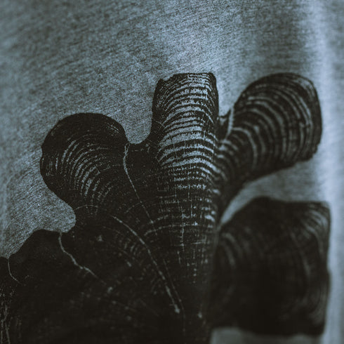 "Cedar" Tree Print - Heavyweight T-Shirt
